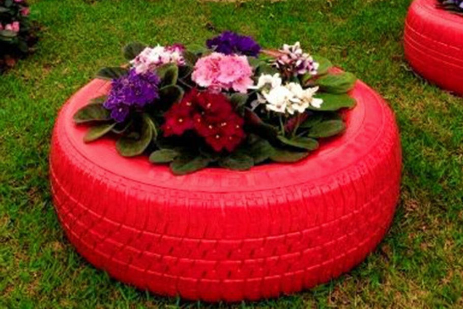 Клумбы из шин для цветов