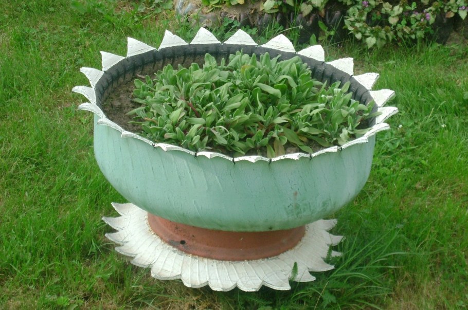 Вазоны из колес