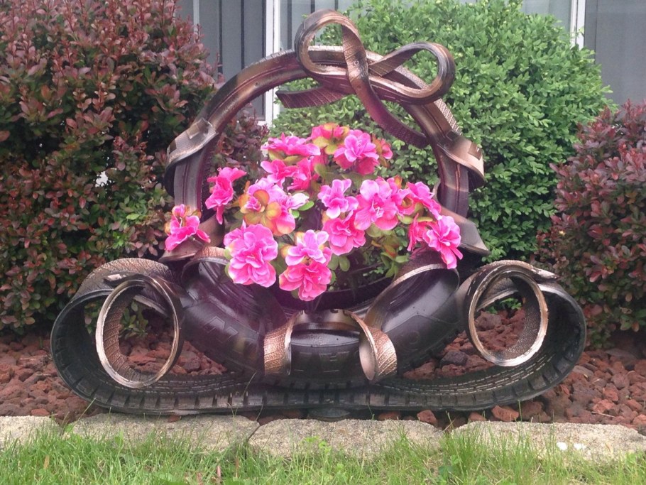 Необычные клумбы для цветов