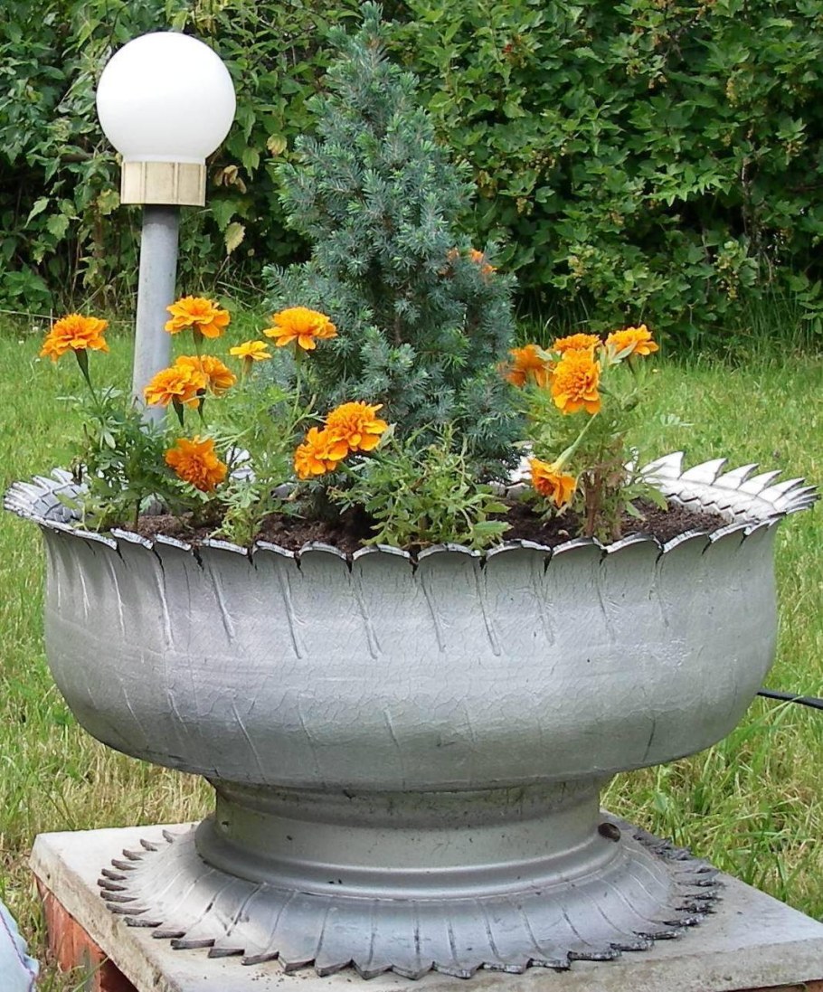 Цветочные клумбы из шин