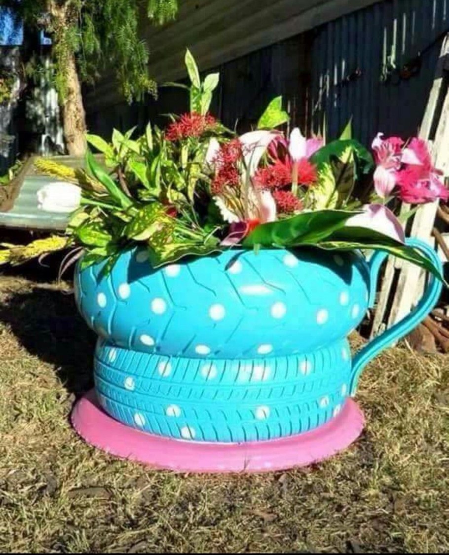 Цветник из колес