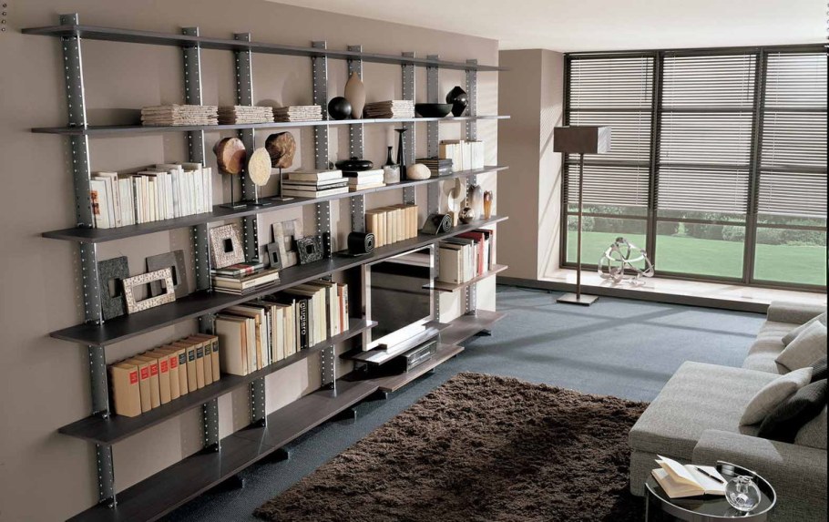 Стеллаж во всю стену