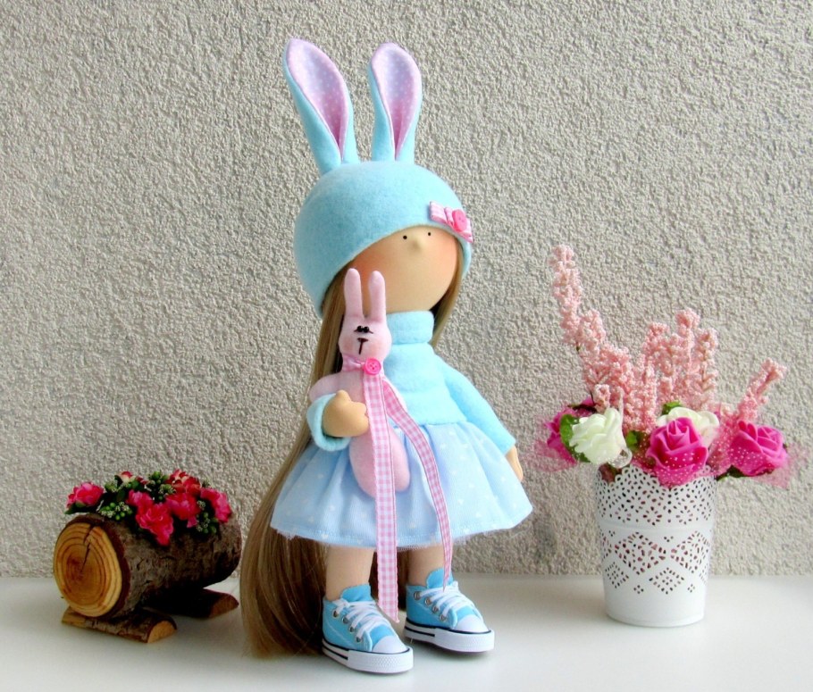 Текстильная кукла с заячьими ушками
