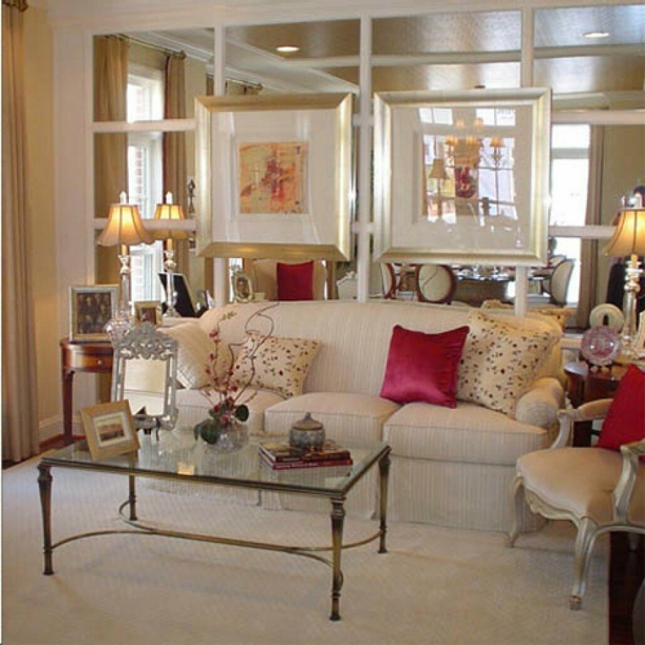 Декор зеркалами в гостиной