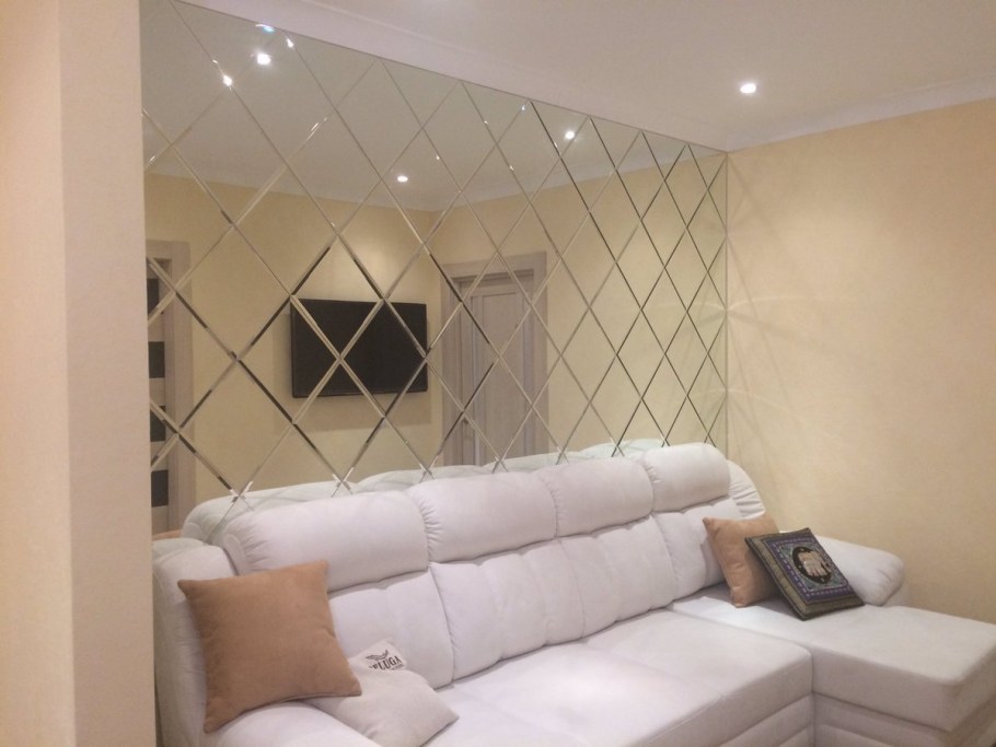 Зеркальное панно на стену