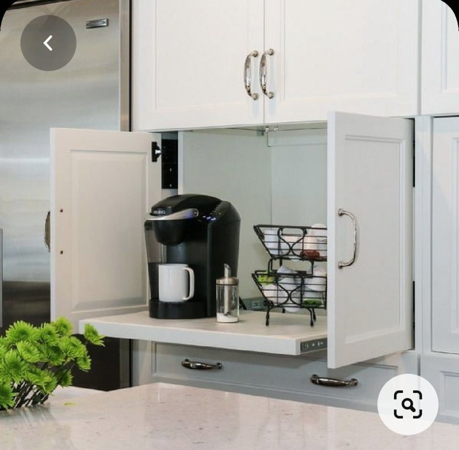 Шкаф для кофемашины на кухне