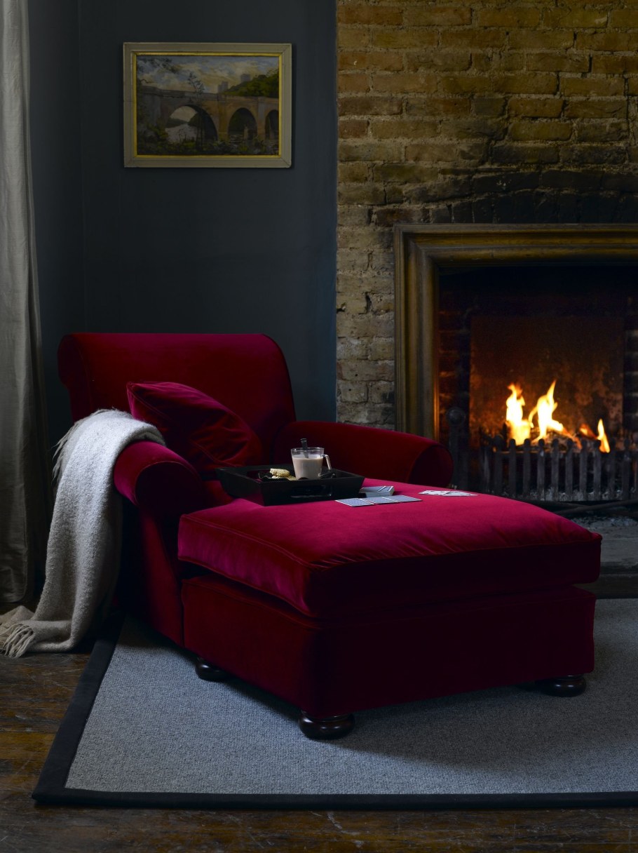 Комната с камином