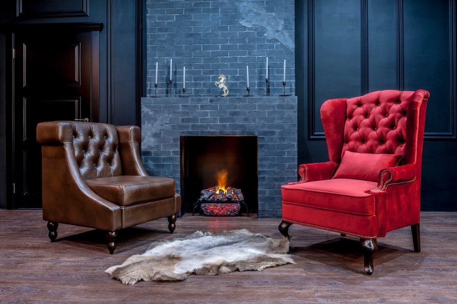 Кресло у камина