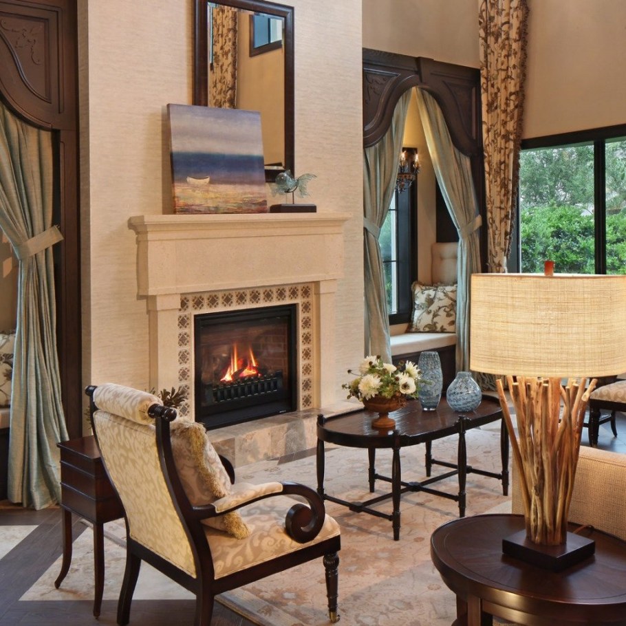 Камин в интерьере квартиры