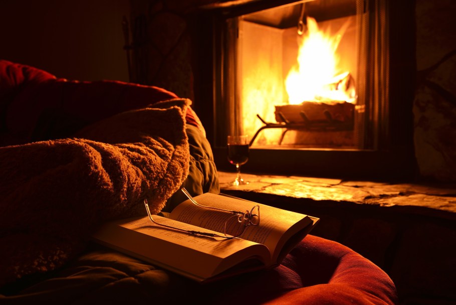 Зимний вечер у камина