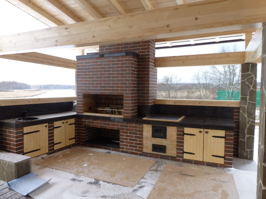 Барбекю из кирпича в современном стиле