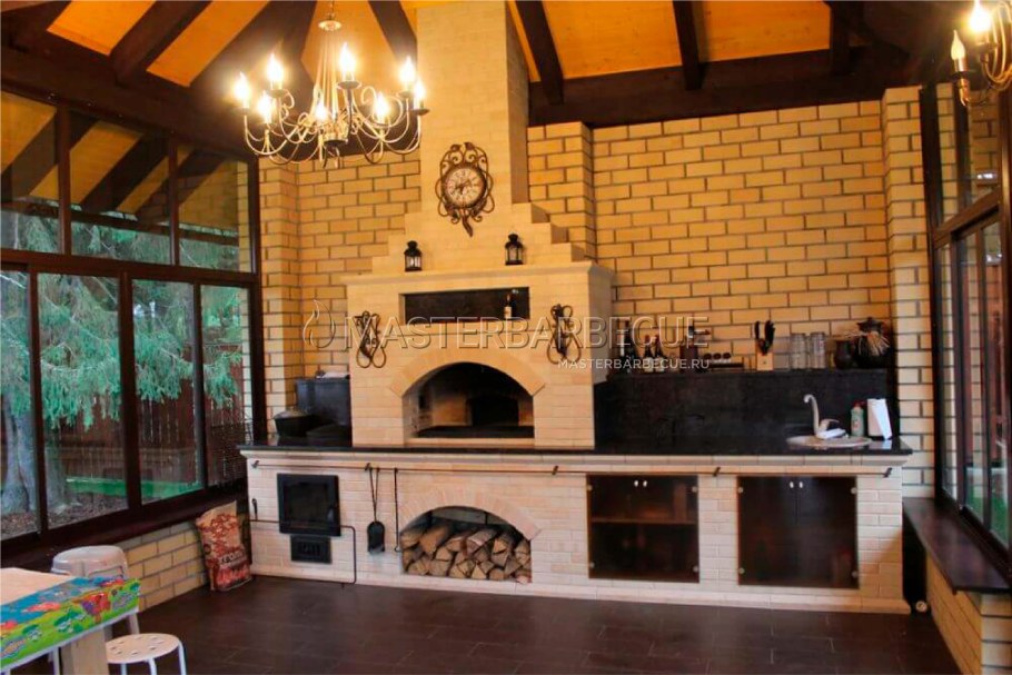 Летняя кухня смкамином