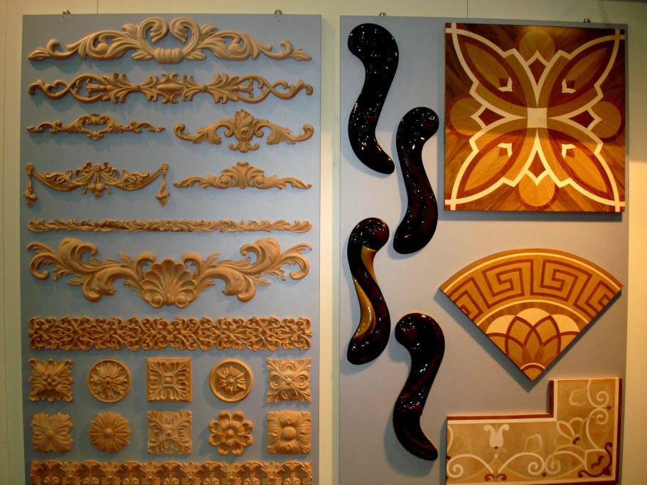 Резной декор из дерева