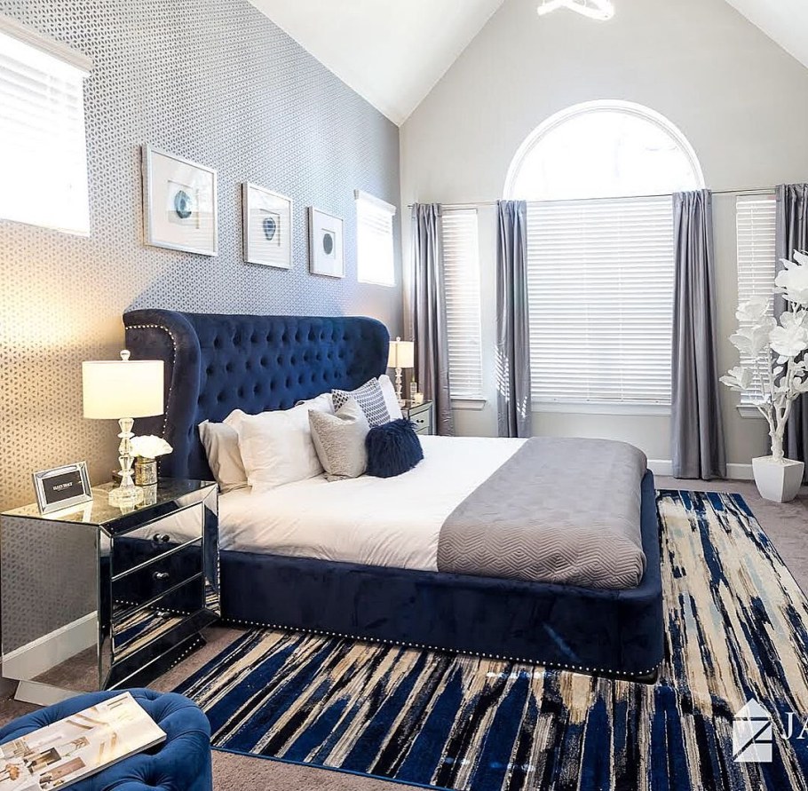 Сине бежевая спальня