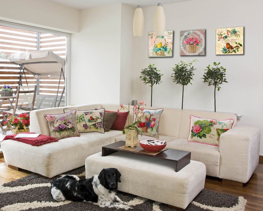 Декоративные подушки в интерьере гостиной