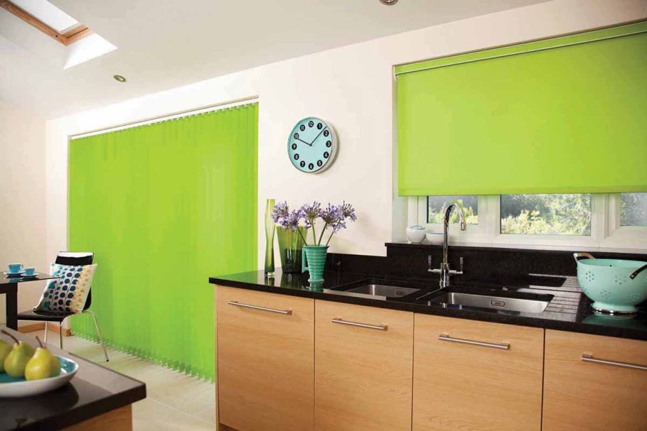 Зеленые шторы на кухню