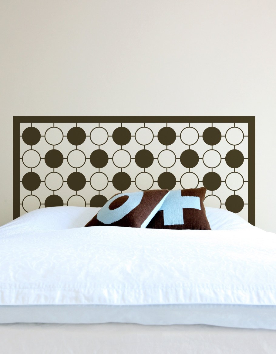 Изголовье кровати