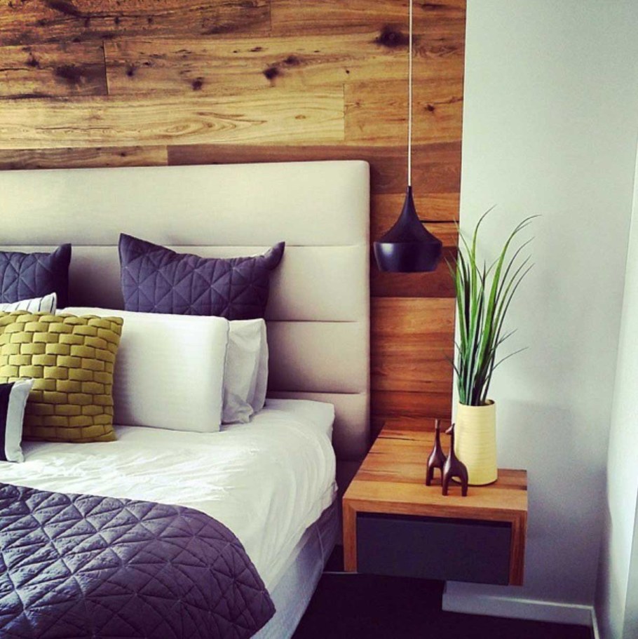 Изголовье кровати