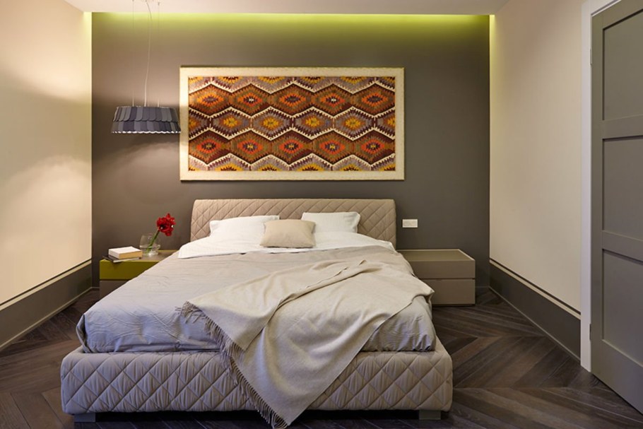 Панно за кроватью