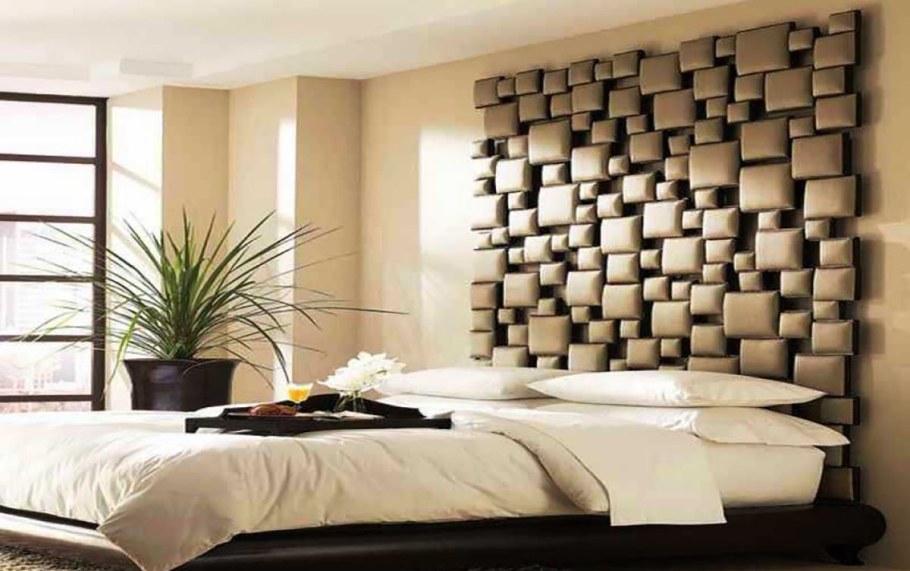 В изголовье