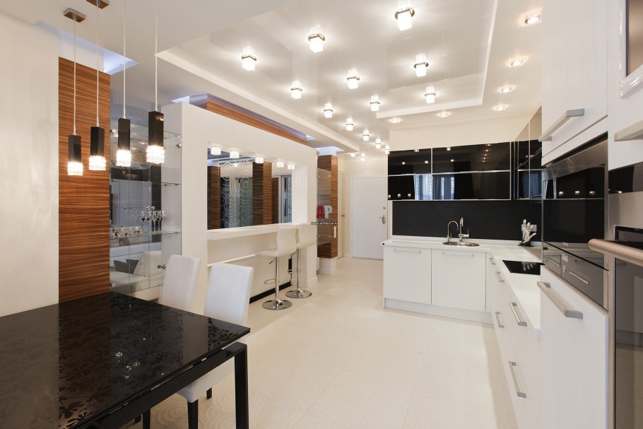 Потолок кухня гостиная