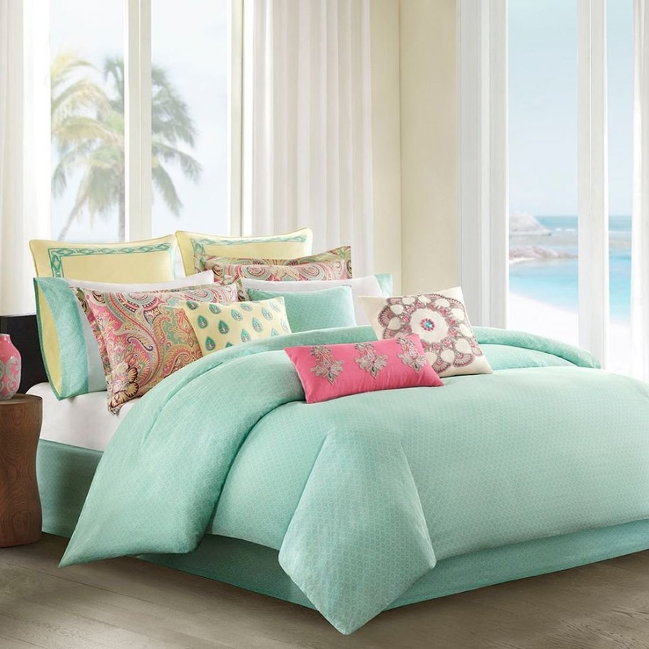 Спальня в пастельных тонах