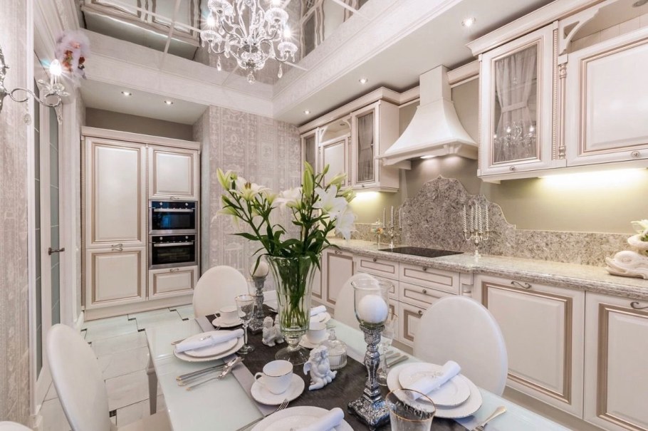 Кухня в светлых тонах