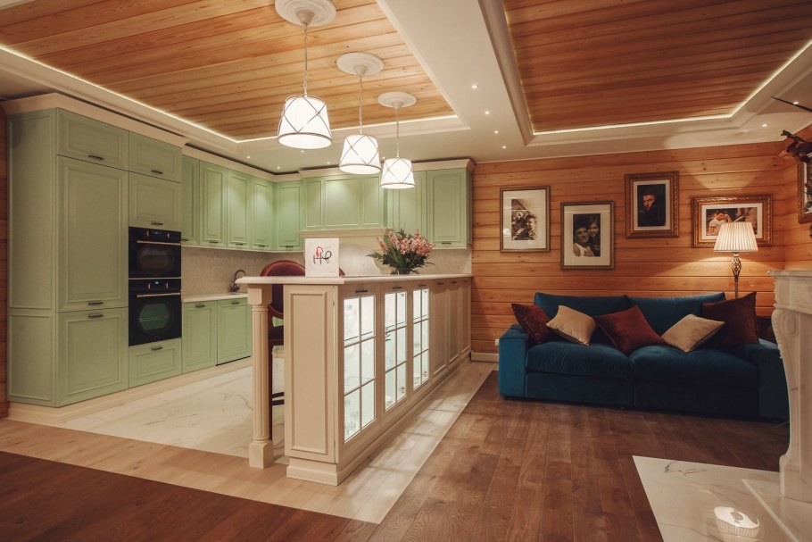 Сергей Лазарев на кухне