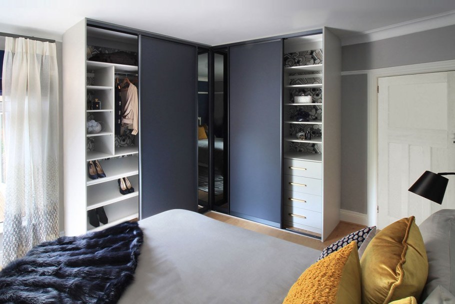 Встроенный угловой шкаф