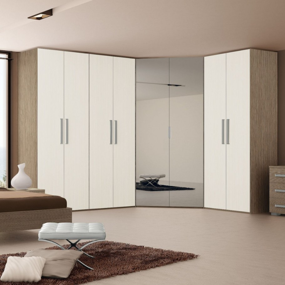 Угловой шкаф в спальню