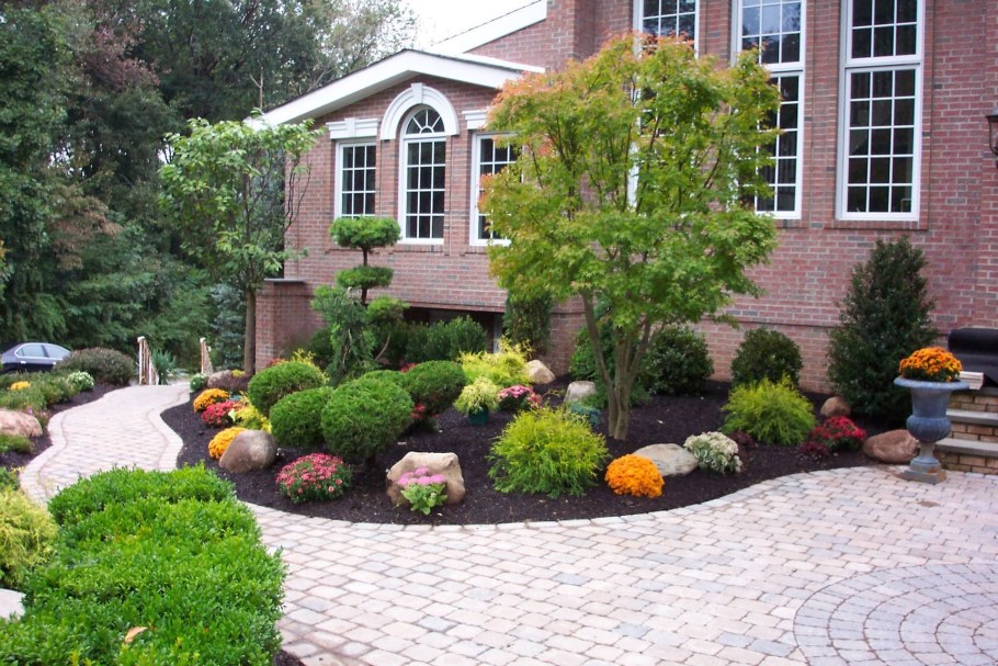 Благоустройство территории участка