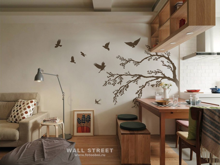 Птицы на стене в интерьере