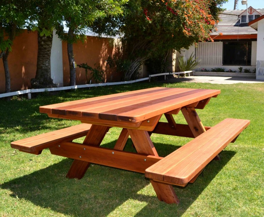 Стол садовый деревянный