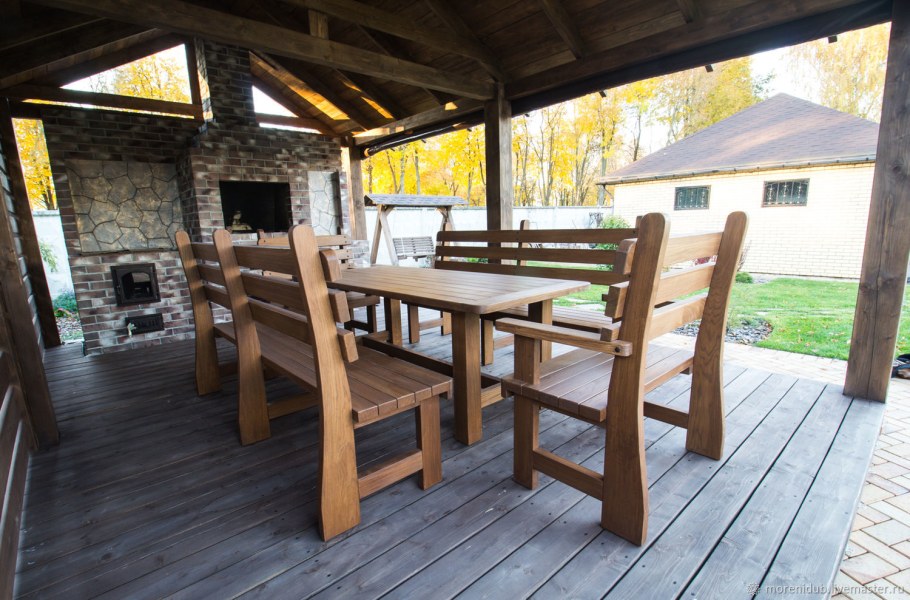 Стол на веранду из дерева