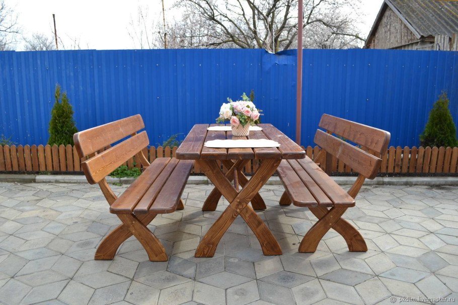 Стол для дачи