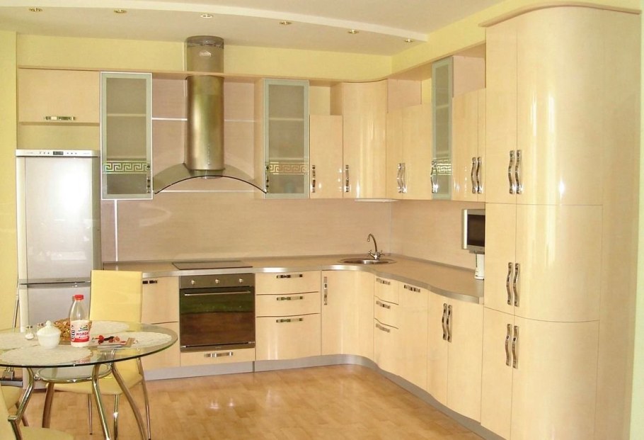 Кухня бежевый глянец