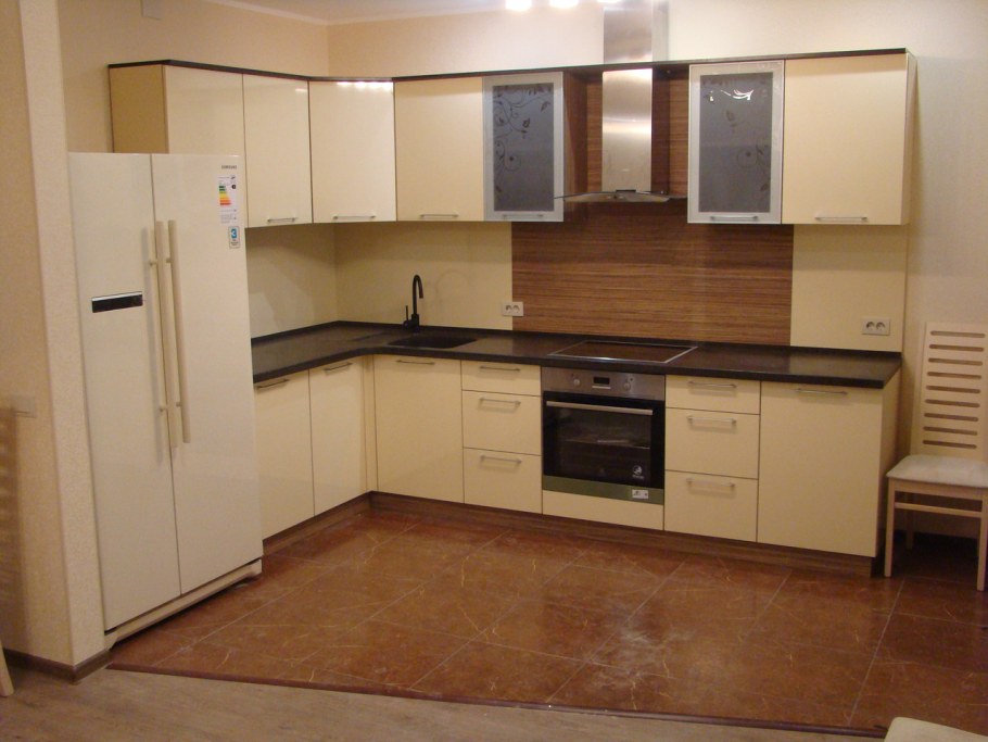 Кухня цвет ваниль глянец