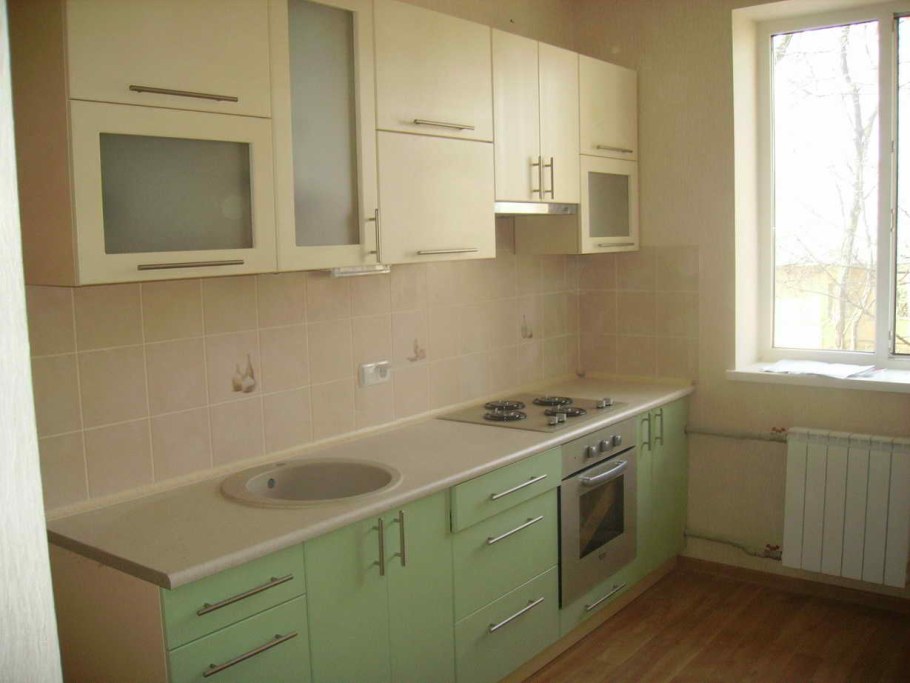 Кухонный гарнитур верх бежевый низ зеленый