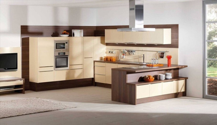 Кухонный гарнитур бежевый