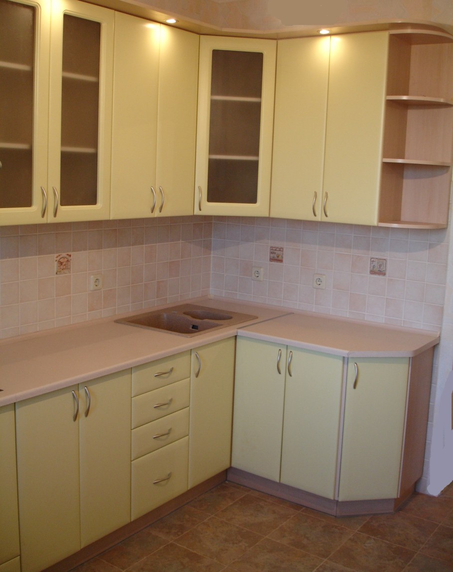 Кухонный гарнитур цвет ваниль