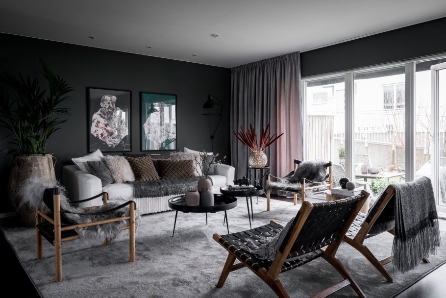 Гостиная в скандинавском стиле в темных тонах