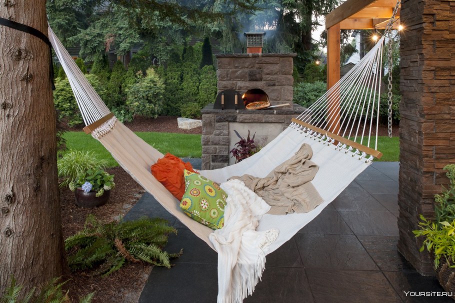 Гамак на дачном участке