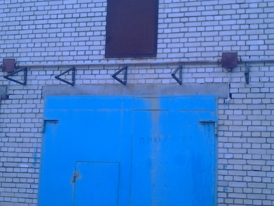 Козырек для гаражных ворот