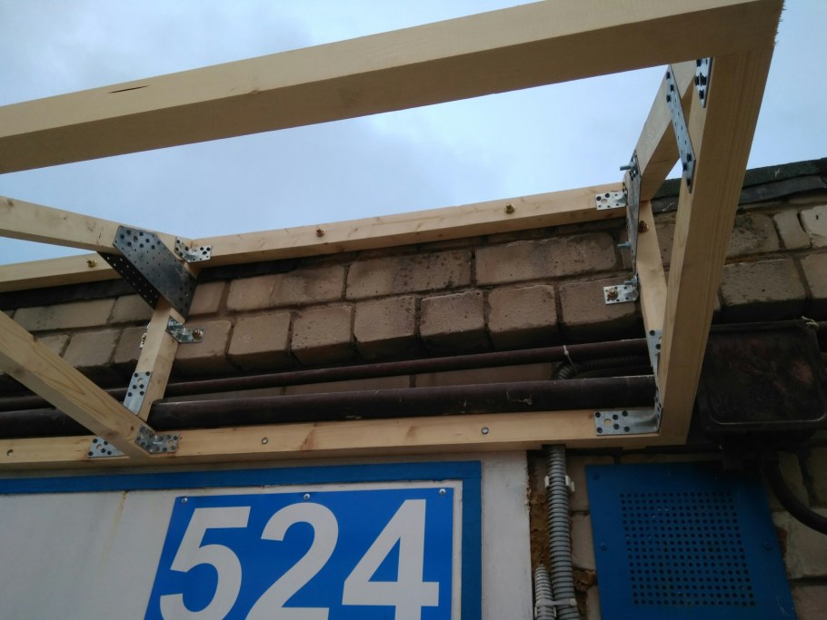 Козырек для гаражных ворот