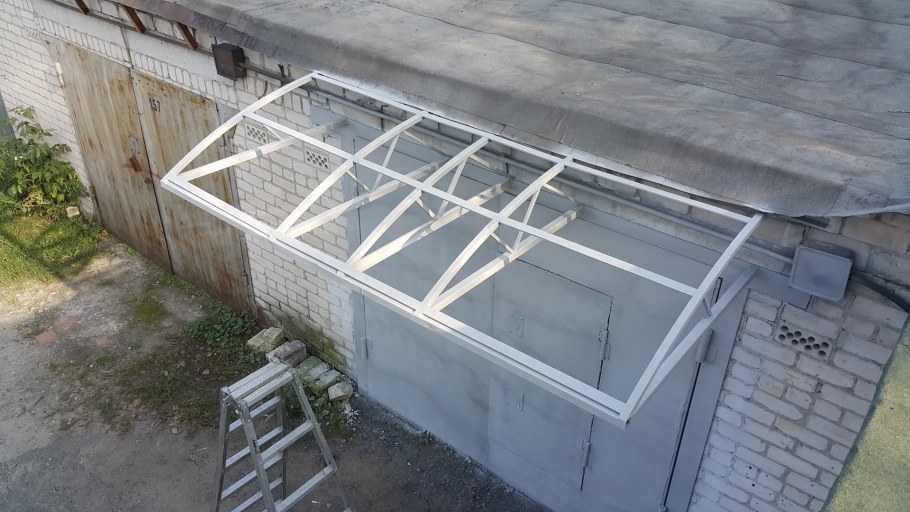 Гаражный козырек