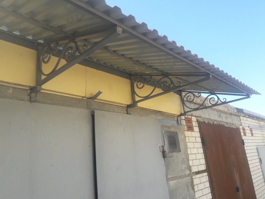 Гаражный козырек