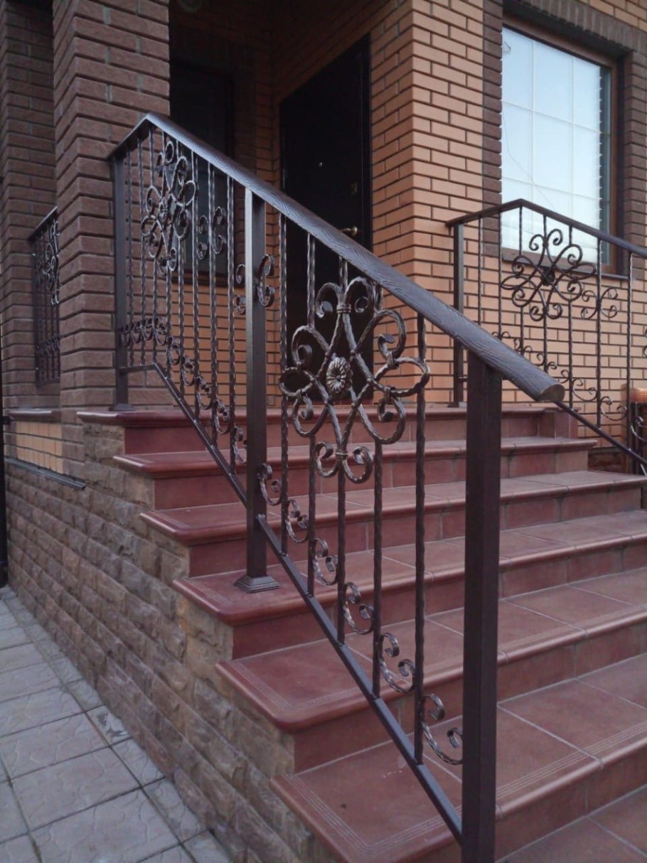Перила для лестницы из металла