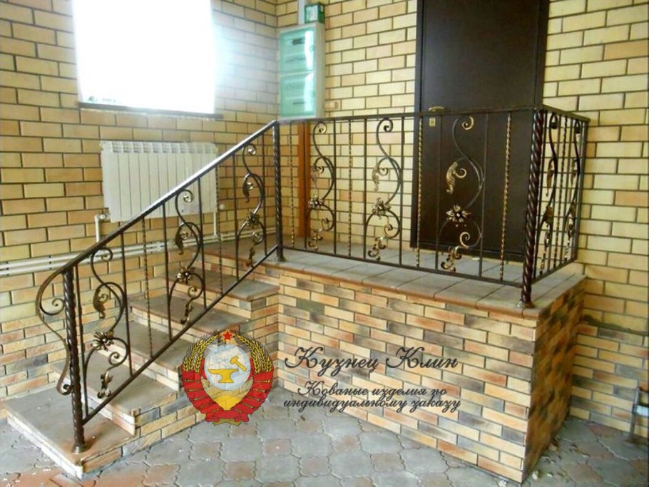 Кованые ограждения для крыльца