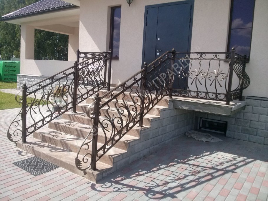 Кованое крыльцо для частного