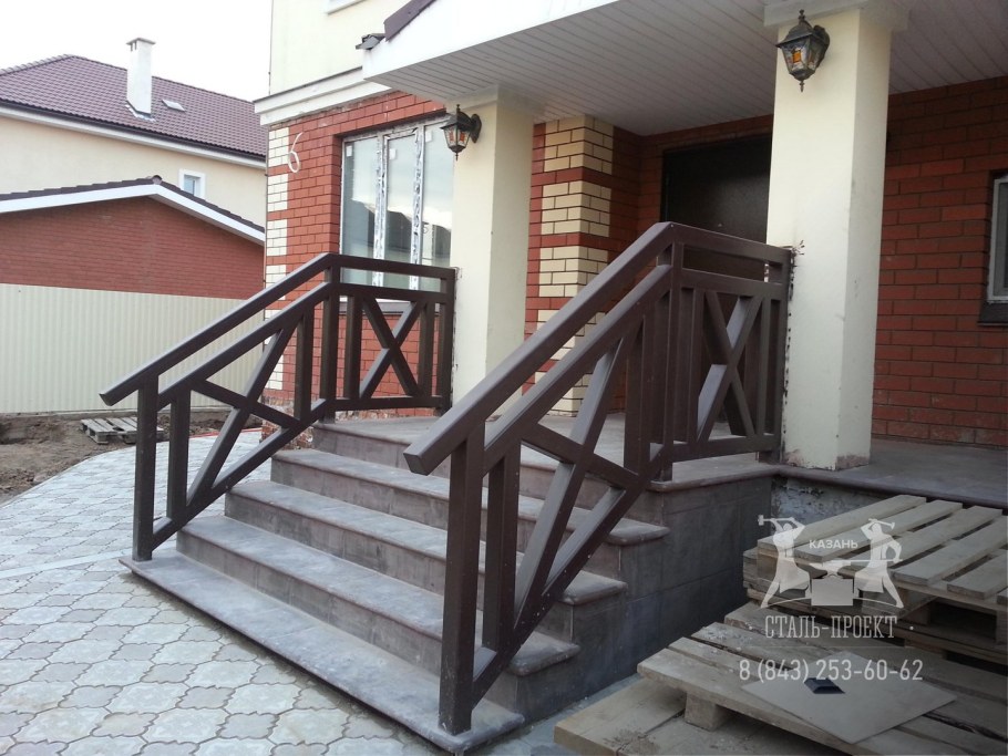 Перила на крыльцо из профильной трубы